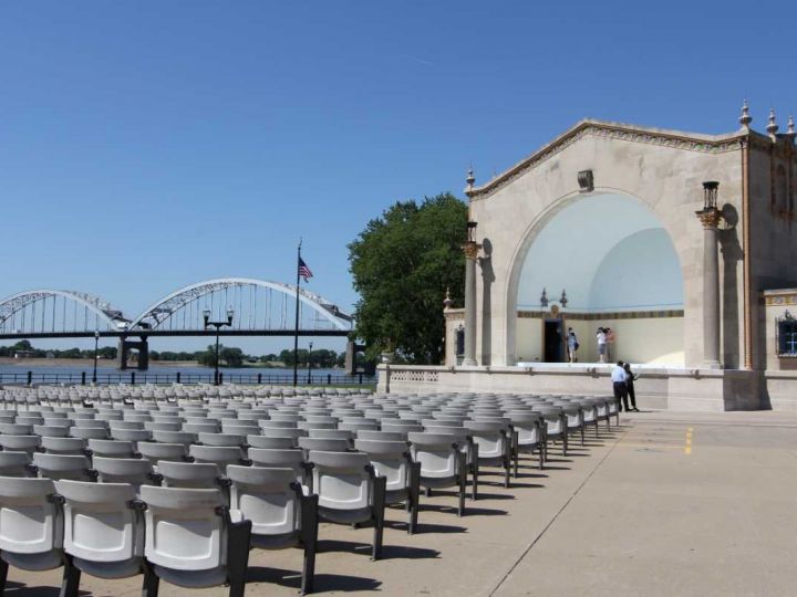 call out image for LeClaire Park Bandshell
