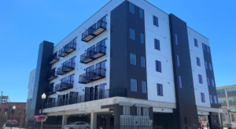 call out image for 400 River