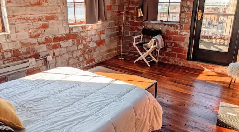 call out image for Motor Row Penthouse AirBnb - 2Bed 3 Story