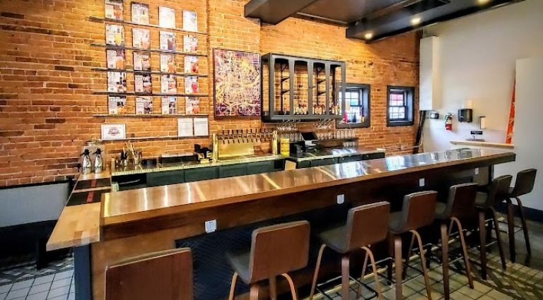 call out image for Mississippi River Distilling Company Downtown Lounge