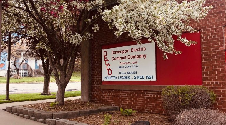 call out image for Davenport Electric Contract Company
