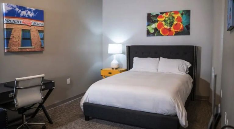 call out image for Gordon Van Tine - Trendy 1Bed Riverfront Suite AirBnB
